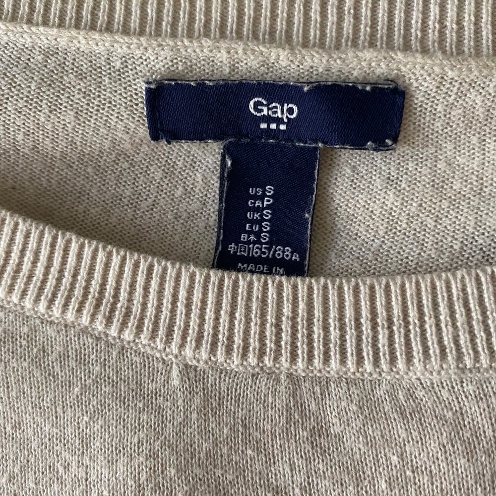 Gap sz S ccoop neck long sleeve sweater - Picture 8 of 8